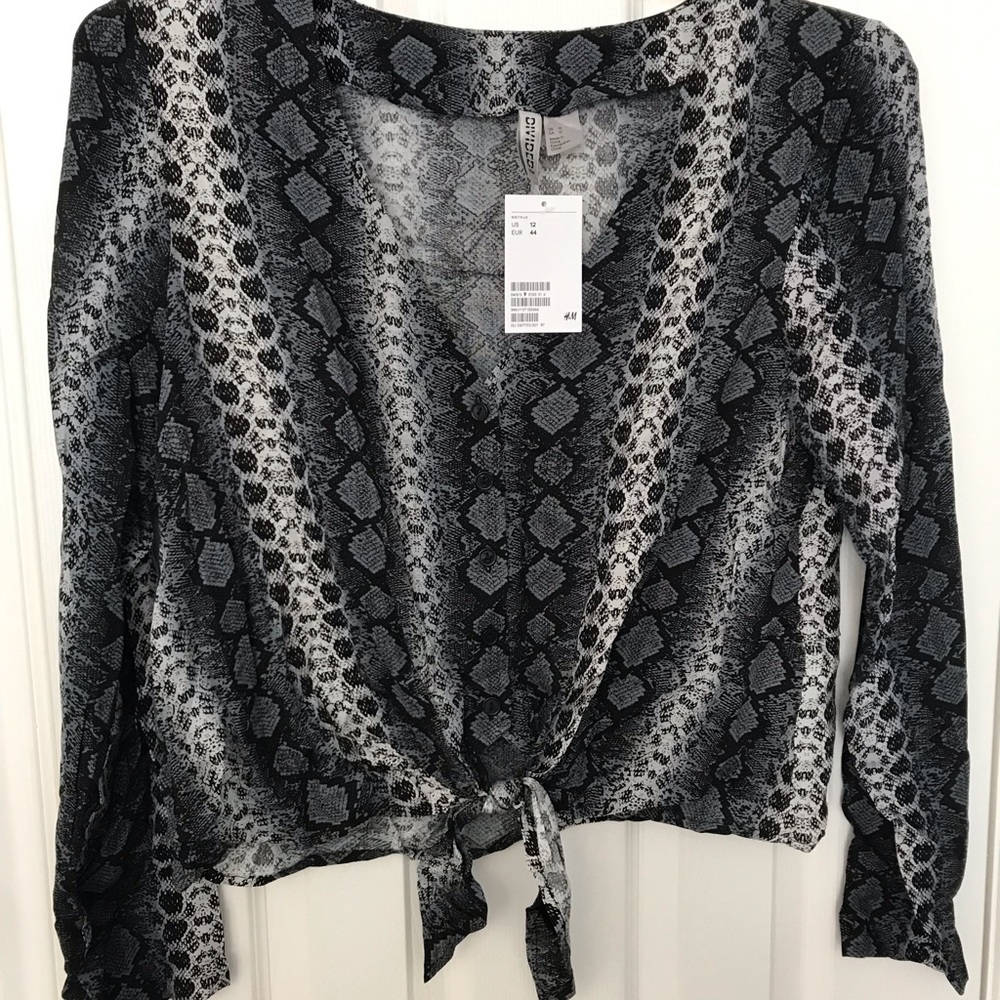 BNWT H&M Snake Print Top Size 12